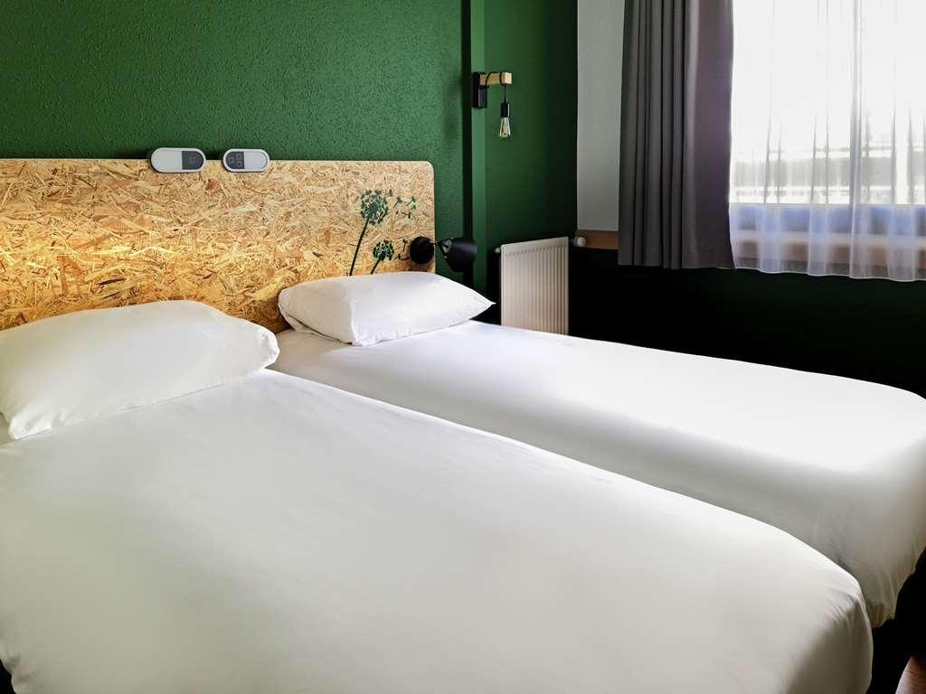 Greet Hotel Evreux Centre - Route De Normandie By Accor Room photo